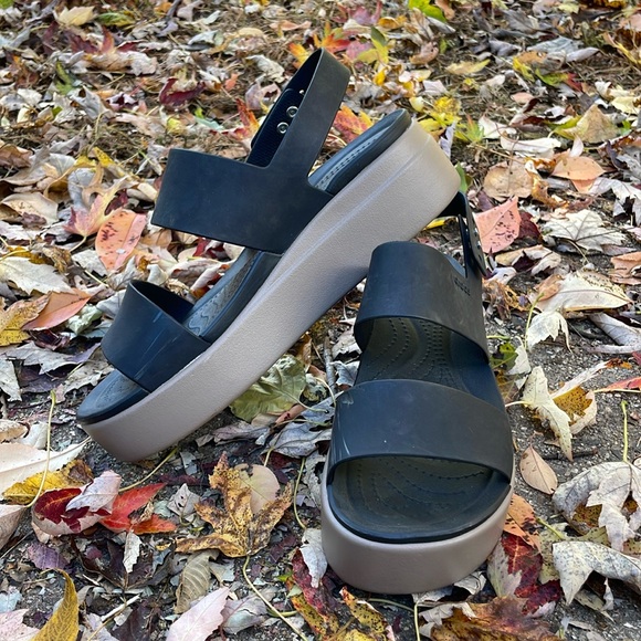 CROCS Shoes Womens Crocs Size 8 Literide Black And Tan Brooklyn Low